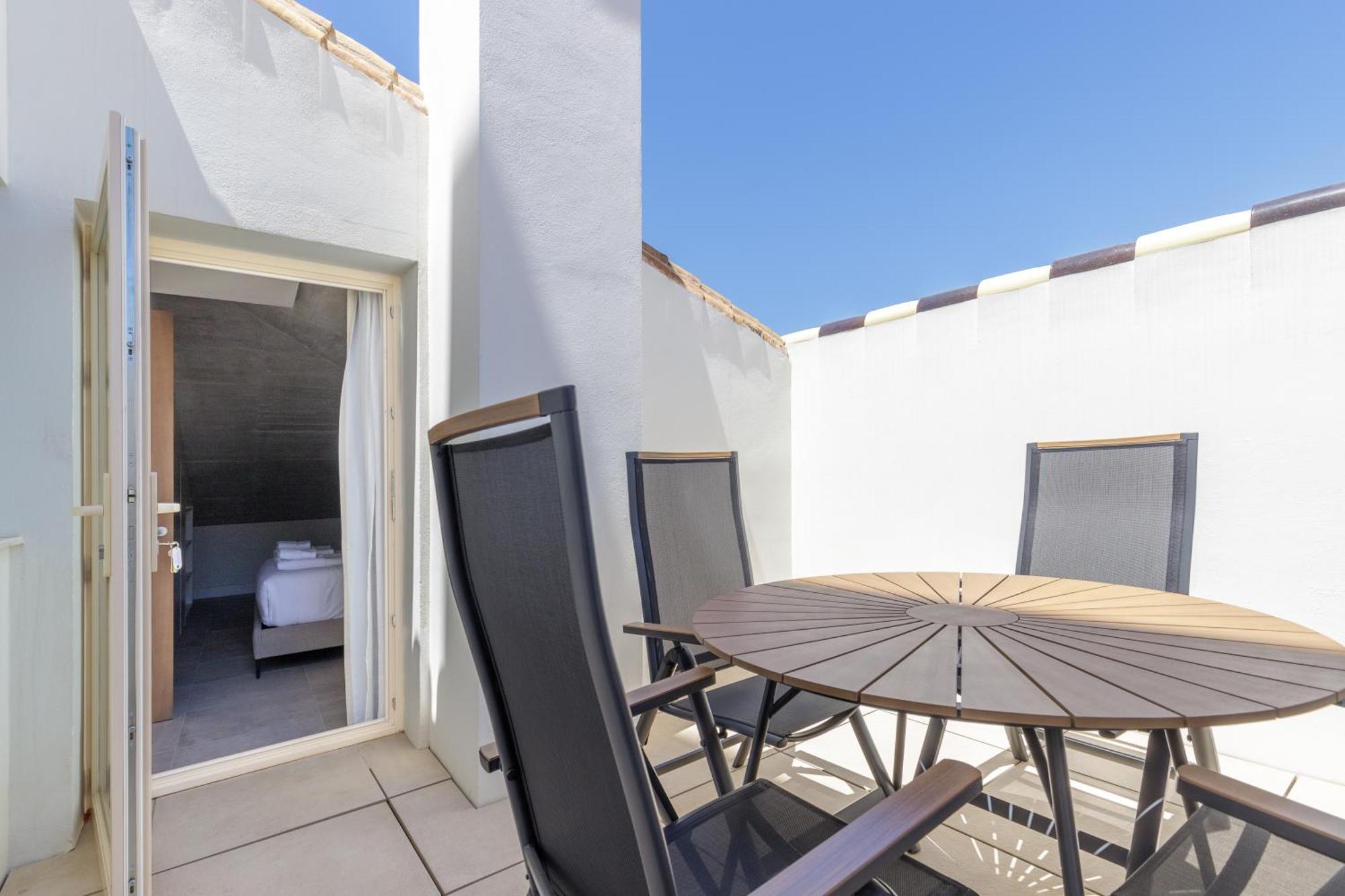 Plaza Del Siglo Suites & Boutique Apartments By Caleta Homes Málaga Dış mekan fotoğraf
